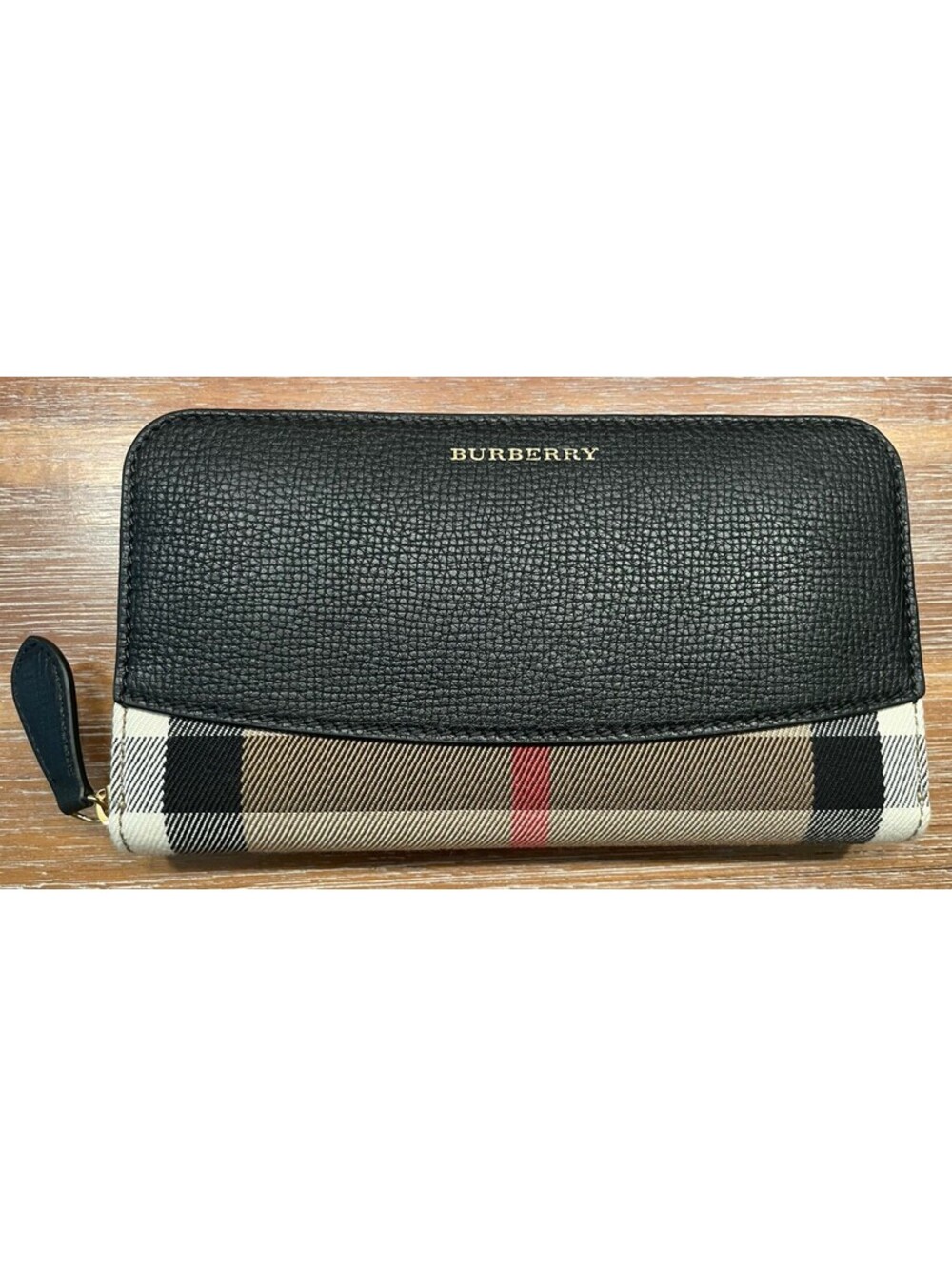 NWOT - Burberry Nova Check Leather Wallet